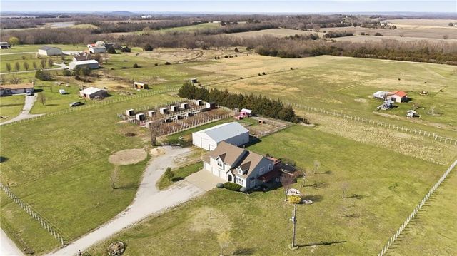 2090 N 900th Road, Eudora, KS 66025