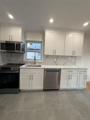 15-80 208th Place, Bayside, NY 11360