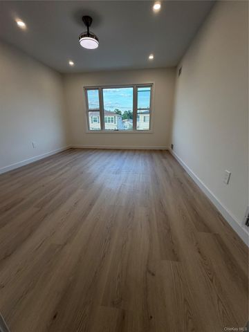 15-80 208th Place, Bayside, NY 11360