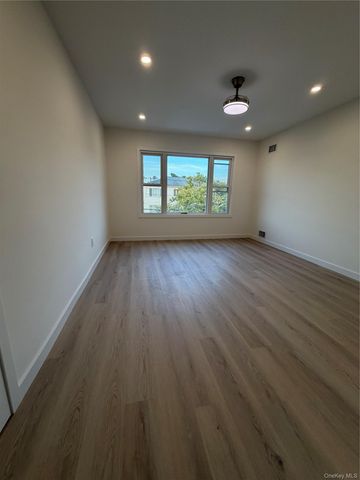 15-80 208th Place, Bayside, NY 11360