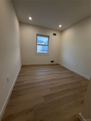 15-80 208th Place, Bayside, NY 11360