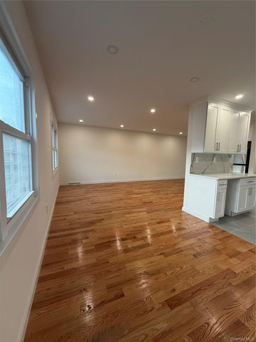 15-80 208th Place, Bayside, NY 11360
