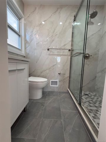 15-80 208th Place, Bayside, NY 11360