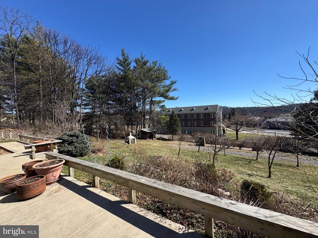 2200 TAYLOR AVE, Huntingdon, PA 16652