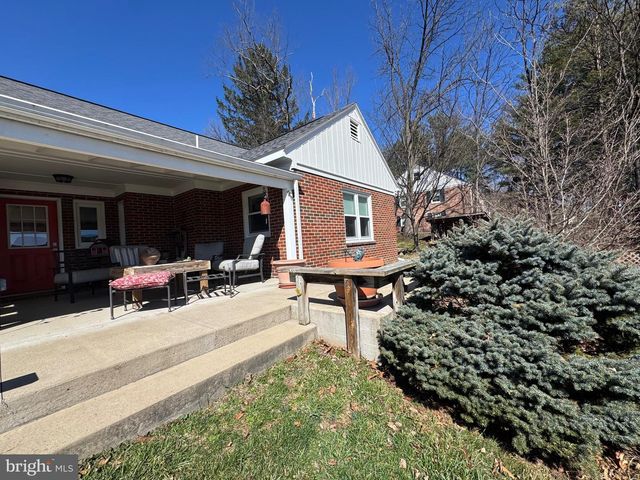 2200 TAYLOR AVE, Huntingdon, PA 16652