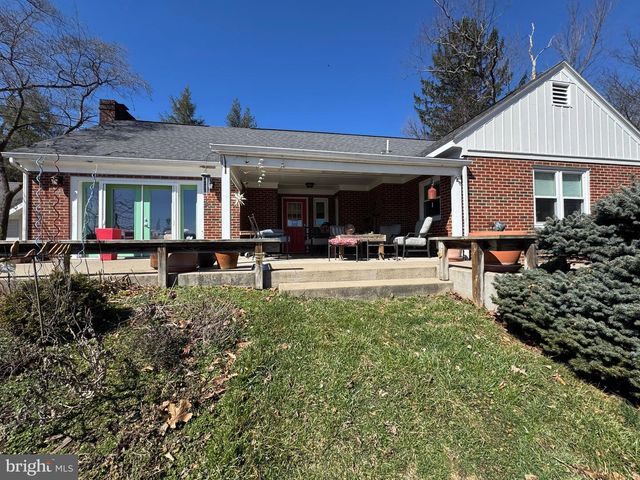 2200 TAYLOR AVE, Huntingdon, PA 16652