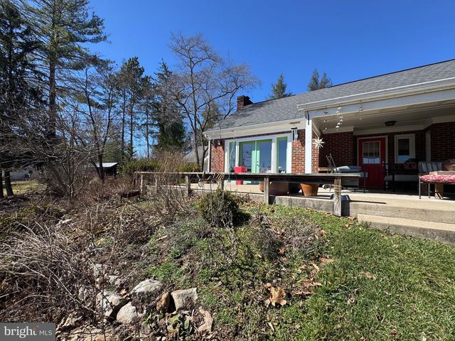 2200 TAYLOR AVE, Huntingdon, PA 16652