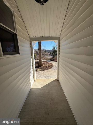 2200 TAYLOR AVE, Huntingdon, PA 16652