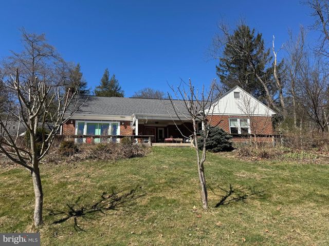 2200 TAYLOR AVE, Huntingdon, PA 16652