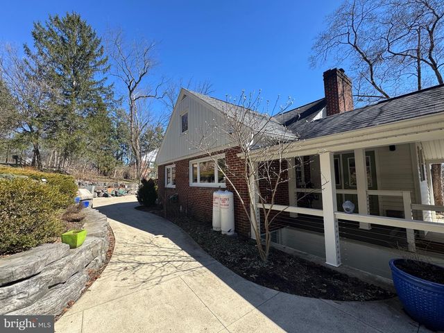 2200 TAYLOR AVE, Huntingdon, PA 16652