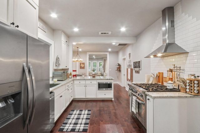 804 Howard ST, Taylor, TX 76574