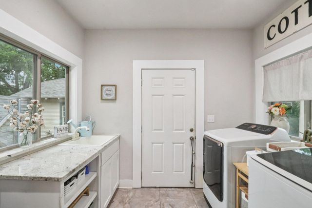 804 Howard ST, Taylor, TX 76574