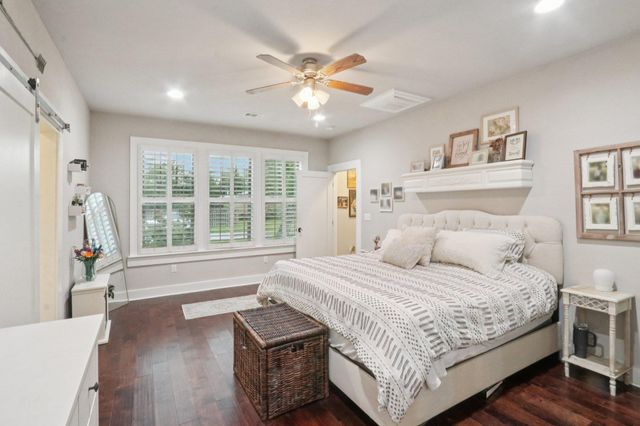 804 Howard ST, Taylor, TX 76574