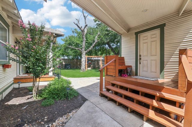 804 Howard ST, Taylor, TX 76574