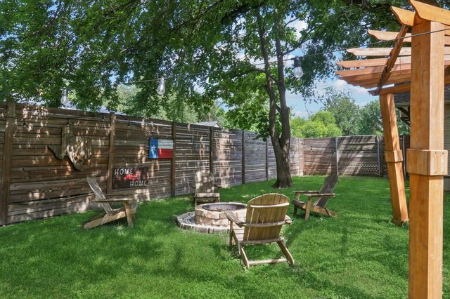 804 Howard ST, Taylor, TX 76574