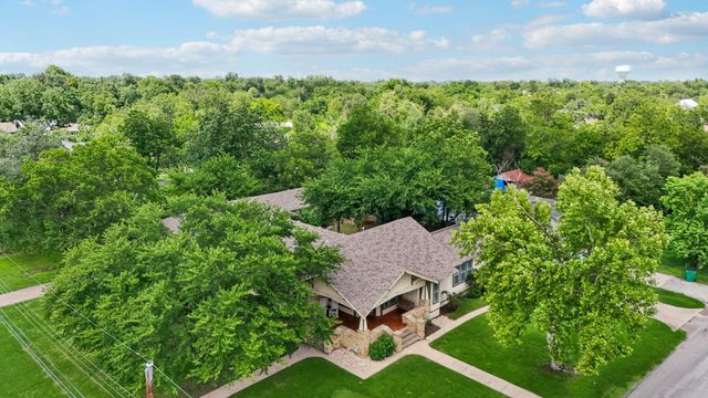 804 Howard ST, Taylor, TX 76574