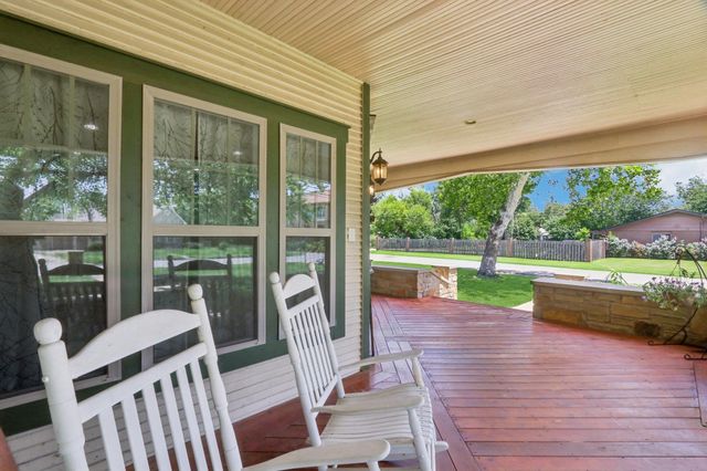 804 Howard ST, Taylor, TX 76574