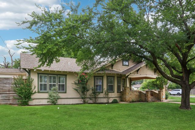 804 Howard ST, Taylor, TX 76574