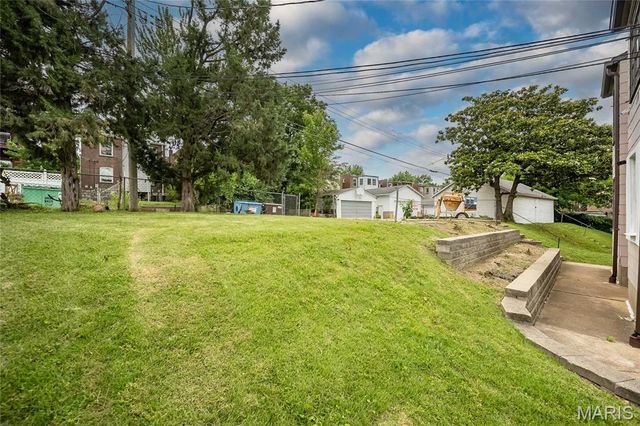 5860 Christy Boulevard, St Louis, MO 63116