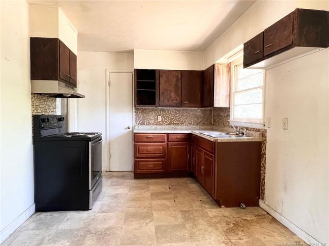 1716 Shaw Road, Fayetteville, NC 28311