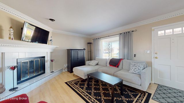5913 Leon Way, Louisville, KY 40214