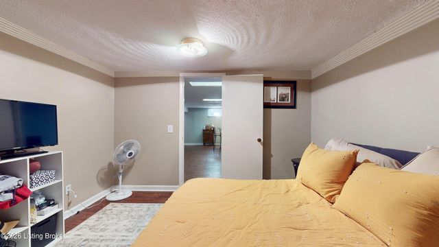 5913 Leon Way, Louisville, KY 40214