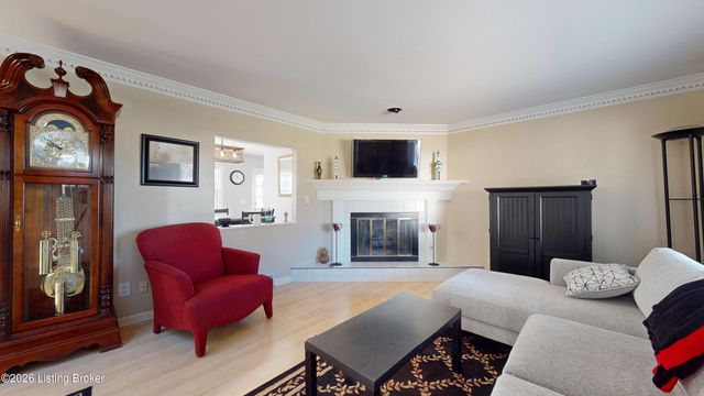 5913 Leon Way, Louisville, KY 40214