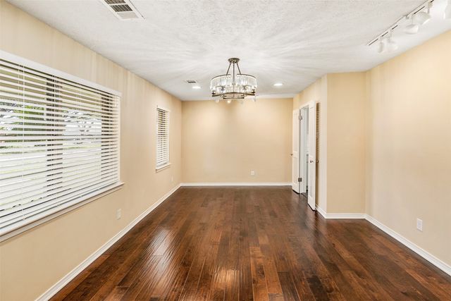 5811 Clendenin Avenue, Dallas, TX 75228