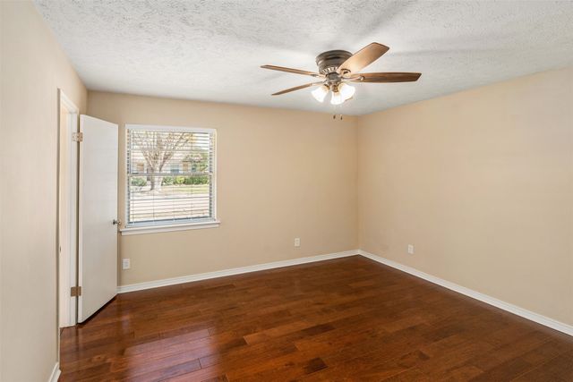 5811 Clendenin Avenue, Dallas, TX 75228