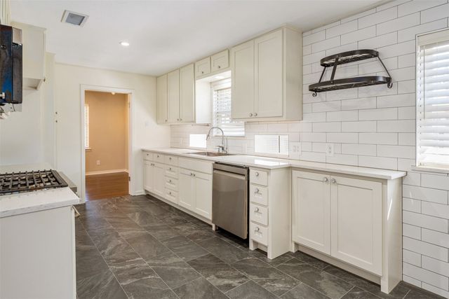 5811 Clendenin Avenue, Dallas, TX 75228