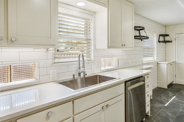 5811 Clendenin Avenue, Dallas, TX 75228