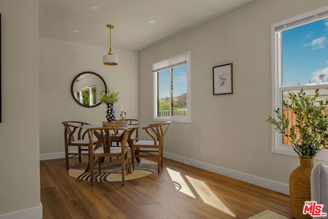 2046 Burnside Avenue, Los Angeles, CA 90016