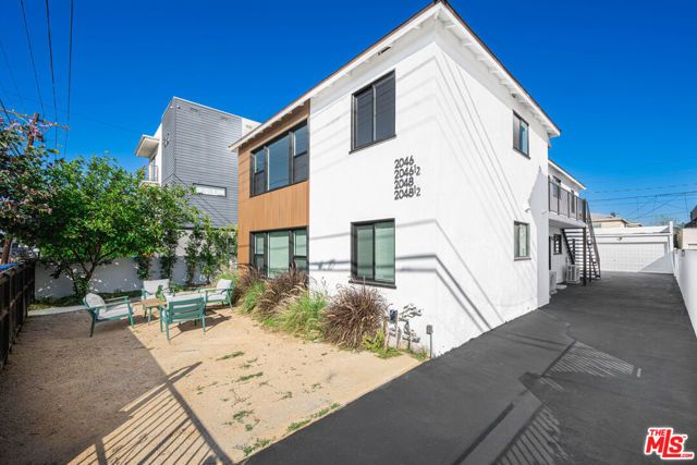 2046 Burnside Avenue, Los Angeles, CA 90016
