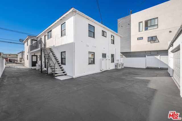 2046 Burnside Avenue, Los Angeles, CA 90016
