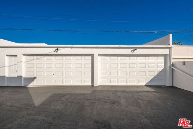 2046 Burnside Avenue, Los Angeles, CA 90016