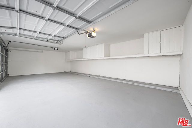 2046 Burnside Avenue, Los Angeles, CA 90016