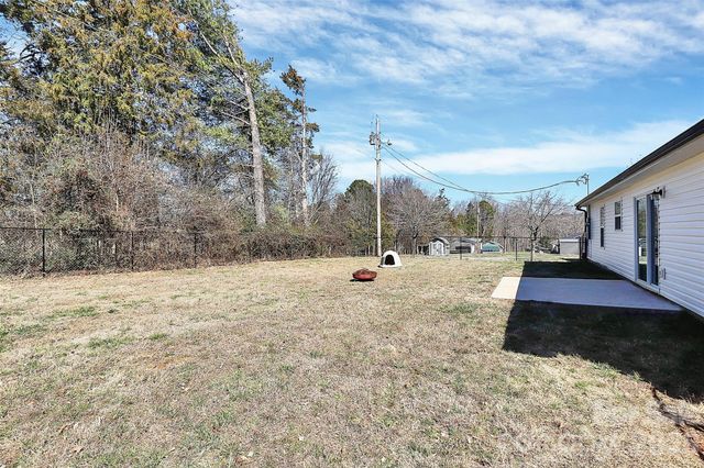 105 Ace Avenue, Dallas, NC 28034