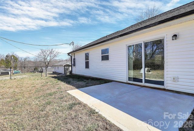 105 Ace Avenue, Dallas, NC 28034