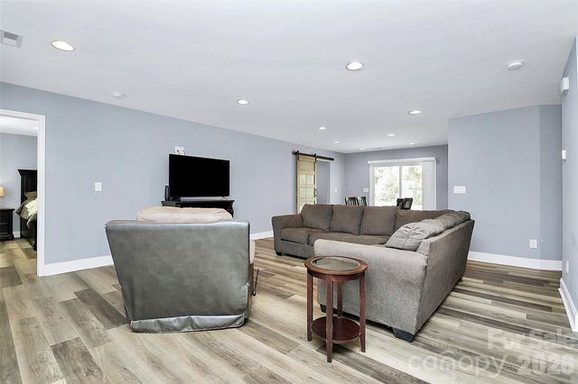 105 Ace Avenue, Dallas, NC 28034