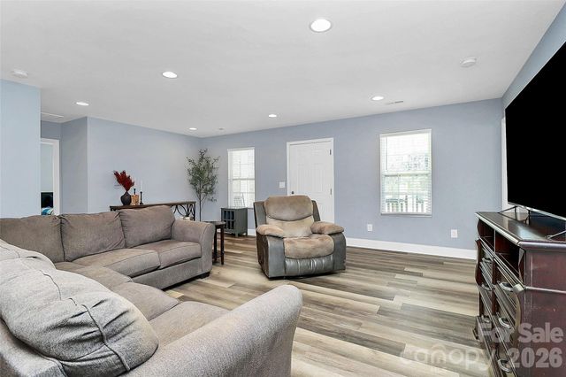 105 Ace Avenue, Dallas, NC 28034