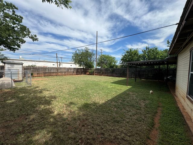 1206 S Crockett Drive, Abilene, TX 79605