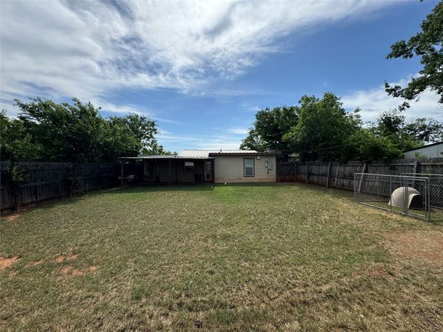 1206 S Crockett Drive, Abilene, TX 79605