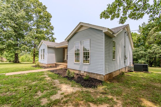 1633 HARDIN GRAVEYARD RD, Adamsville, TN 38310