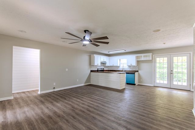1633 HARDIN GRAVEYARD RD, Adamsville, TN 38310