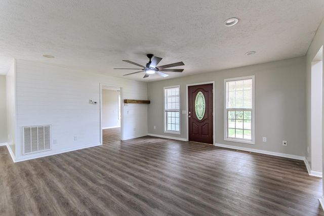 1633 HARDIN GRAVEYARD RD, Adamsville, TN 38310