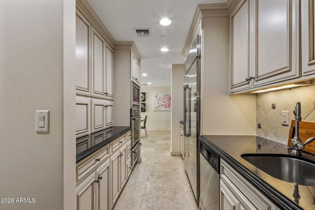 6611 N 64TH Place, Paradise Valley, AZ 85253