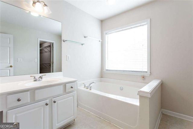 910 Wendlebury Ct, Alpharetta, GA 30004