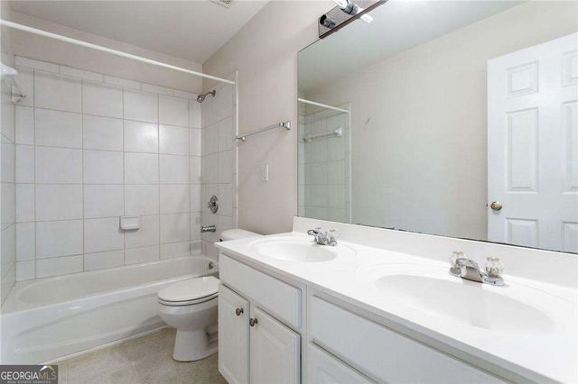 910 Wendlebury Ct, Alpharetta, GA 30004