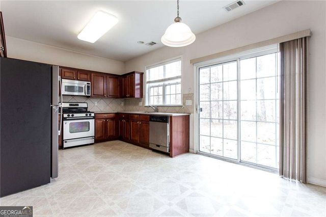 910 Wendlebury Ct, Alpharetta, GA 30004