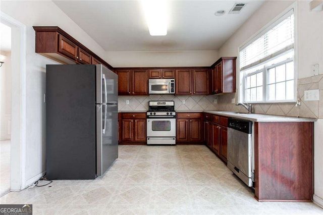 910 Wendlebury Ct, Alpharetta, GA 30004